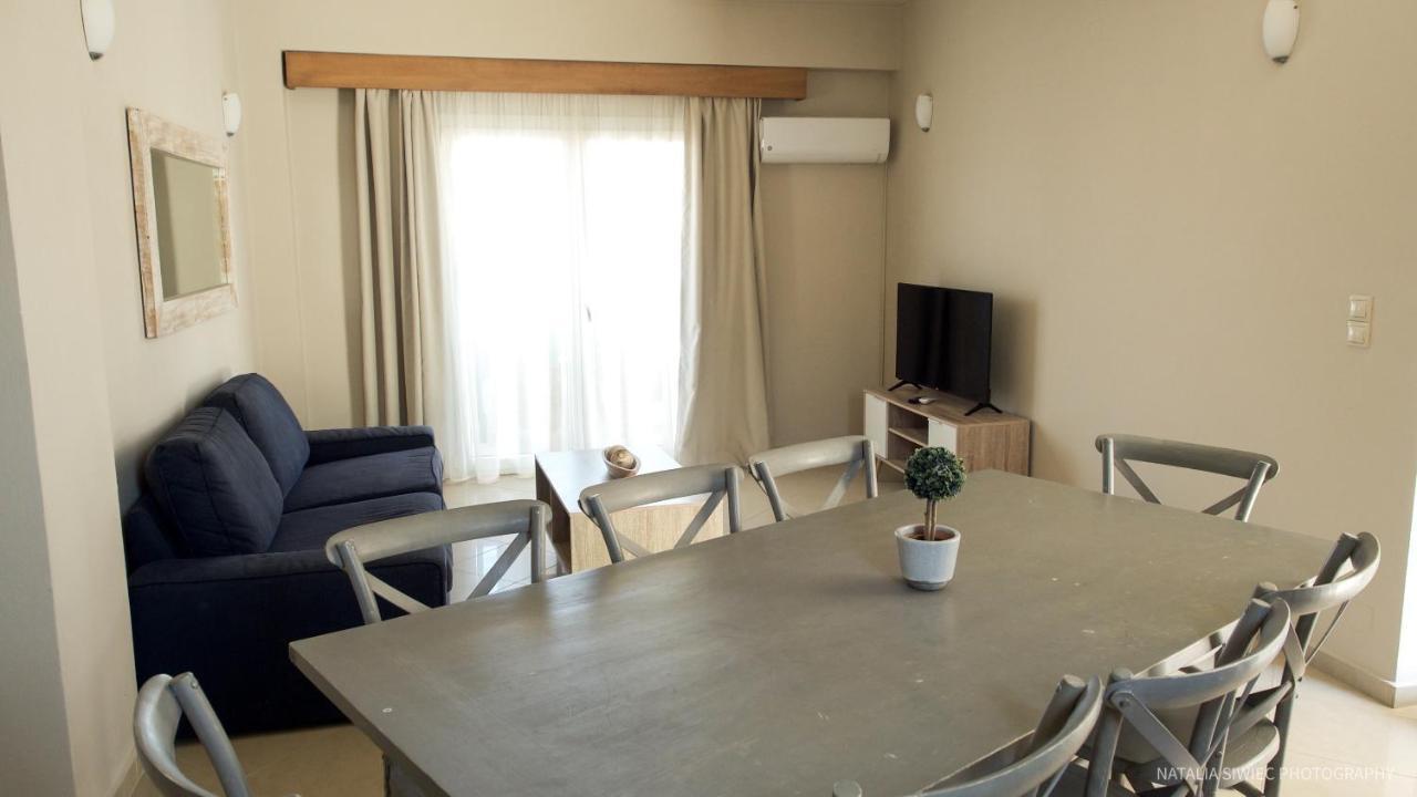 Alexandra Seaside Villas ปลาเตเนียส ภายนอก รูปภาพ