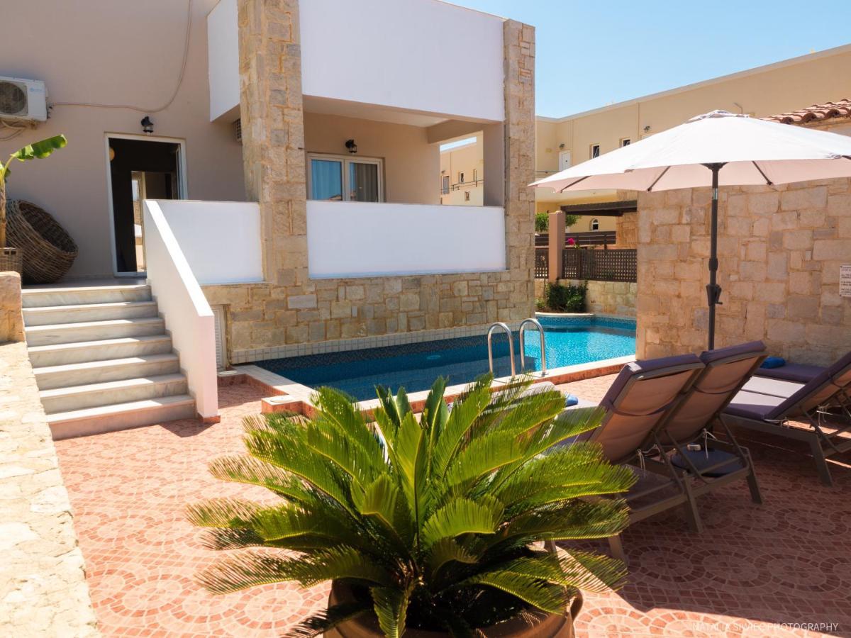 Alexandra Seaside Villas ปลาเตเนียส ภายนอก รูปภาพ