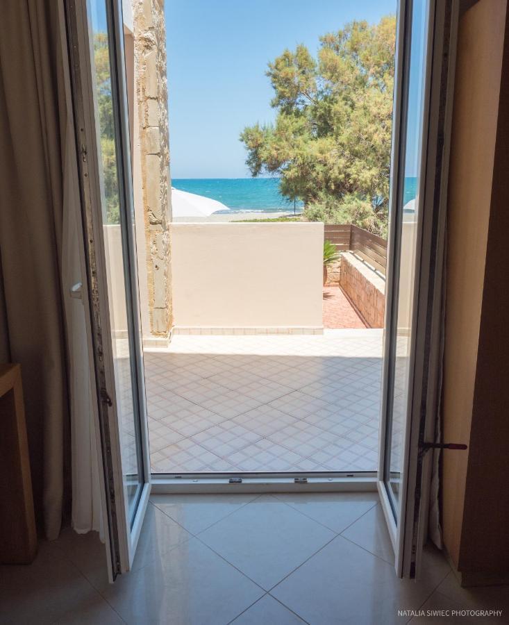 Alexandra Seaside Villas ปลาเตเนียส ภายนอก รูปภาพ