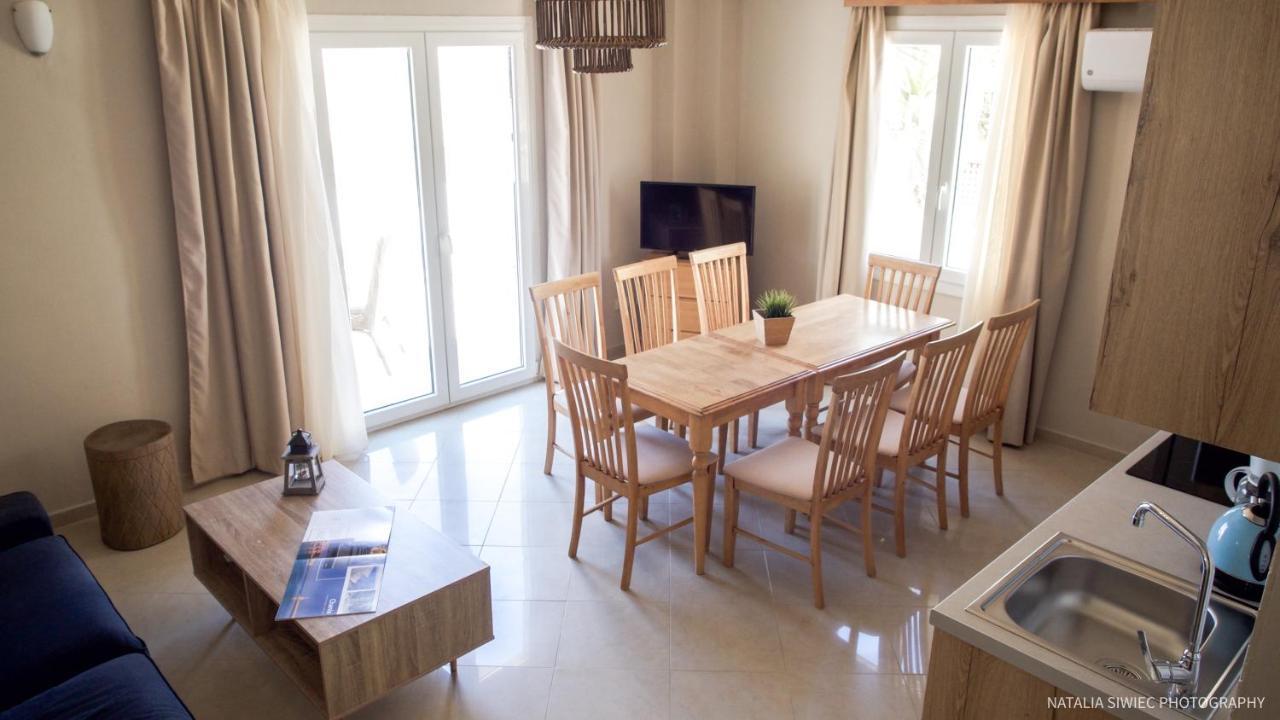 Alexandra Seaside Villas ปลาเตเนียส ภายนอก รูปภาพ